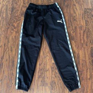 Puma Women’s Joggers size M